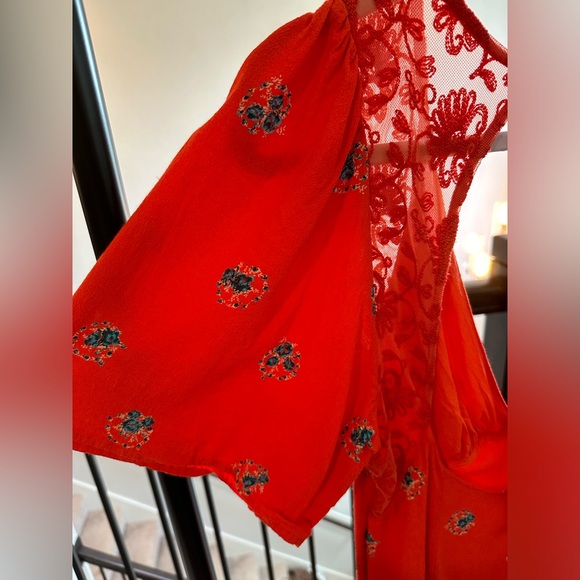 Free People Mockingbird Red Floral Flowy Mini Dress Size 4 🌺 - Picture 4 of 7